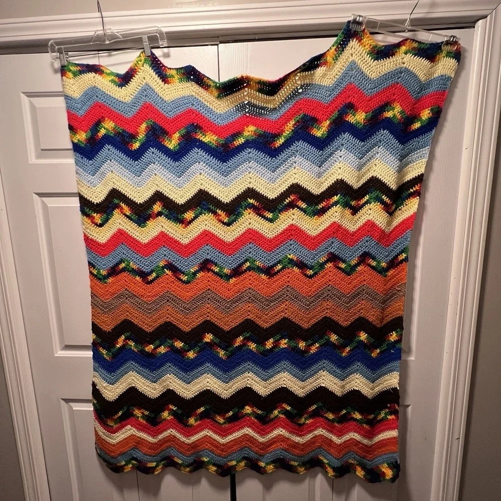 Vintage Chevron Zig Zag Handmade Crochet Afghan Blanket Throw Retro 41 X 56